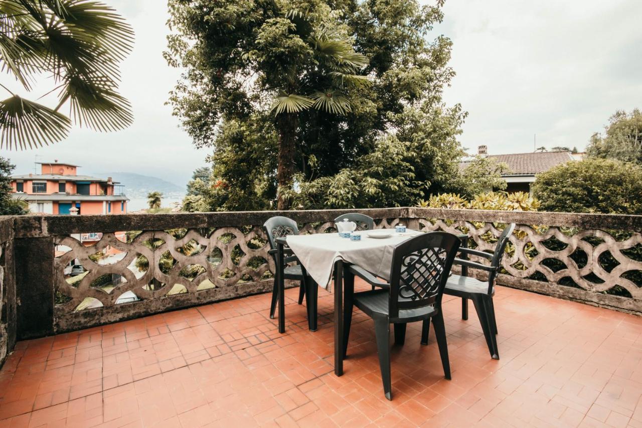 Library Apartment - Villa Candela สเตรซา ภายนอก รูปภาพ